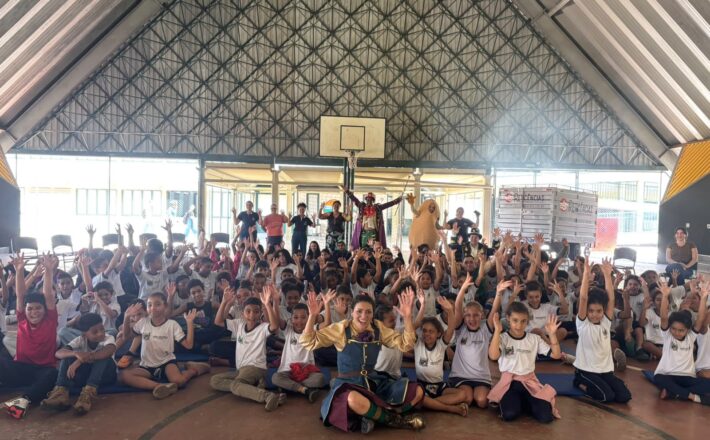 Mais de 1,1 mil alunos da Rede Municipal participam de espetáculo sobre sustentabilidade e educação