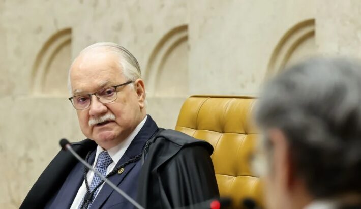 Fachin abre provas do Master a aliados de Lula, mas nega acesso de Fux ao inquérito das fake news