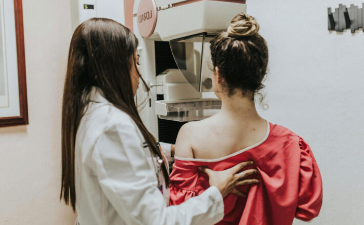 Números de casos de Câncer de Mama tem aumentado em mulheres mais jovens