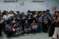 Unimed Araxá doa quase 5 mil brinquedos e roupas para crianças