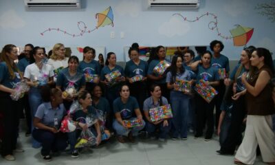 Unimed Araxá doa quase 5 mil brinquedos e roupas para crianças