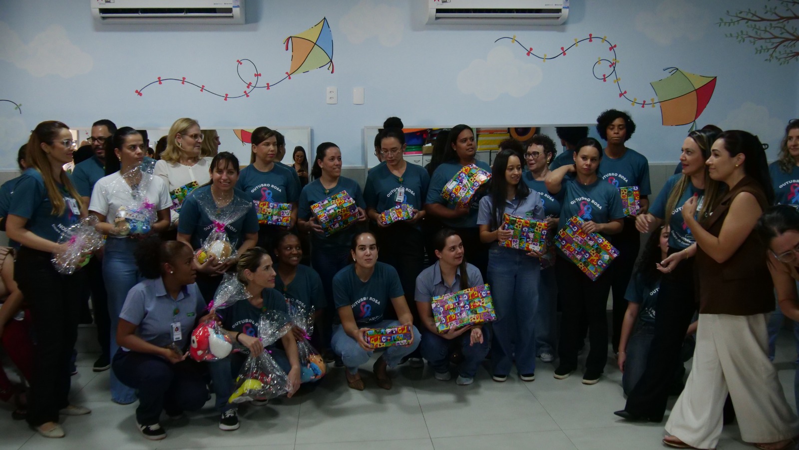 Unimed Araxá doa quase 5 mil brinquedos e roupas para crianças